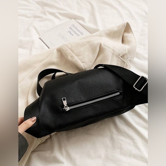 New Fanny Pack, Crossbody Bag - Picture 3 of 5